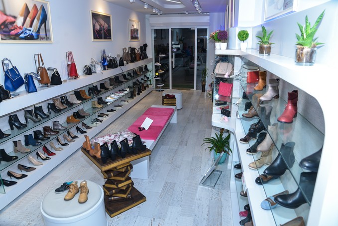 حملة تنويلات هائلة في محل shoes fever